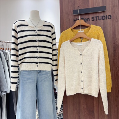 2025秋冬新款韩版时尚圆领条纹毛针织小香风v领开衫女宽松毛衣