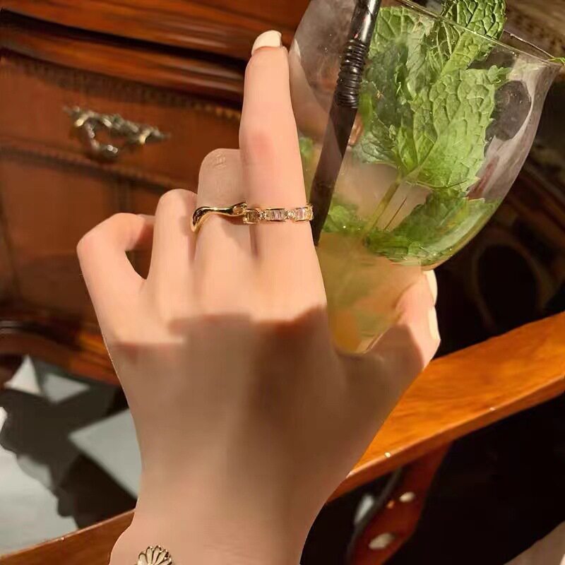 商丘钻石钻石之乡波浪形锆石戒指女设计小众感轻奢开口时尚个性食