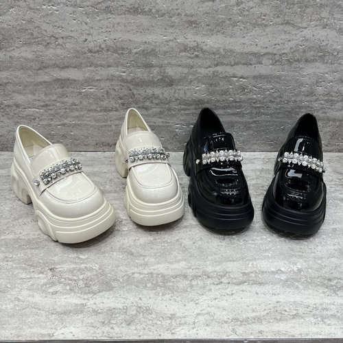 欧货真皮漆皮水钻松糕鞋增高单鞋