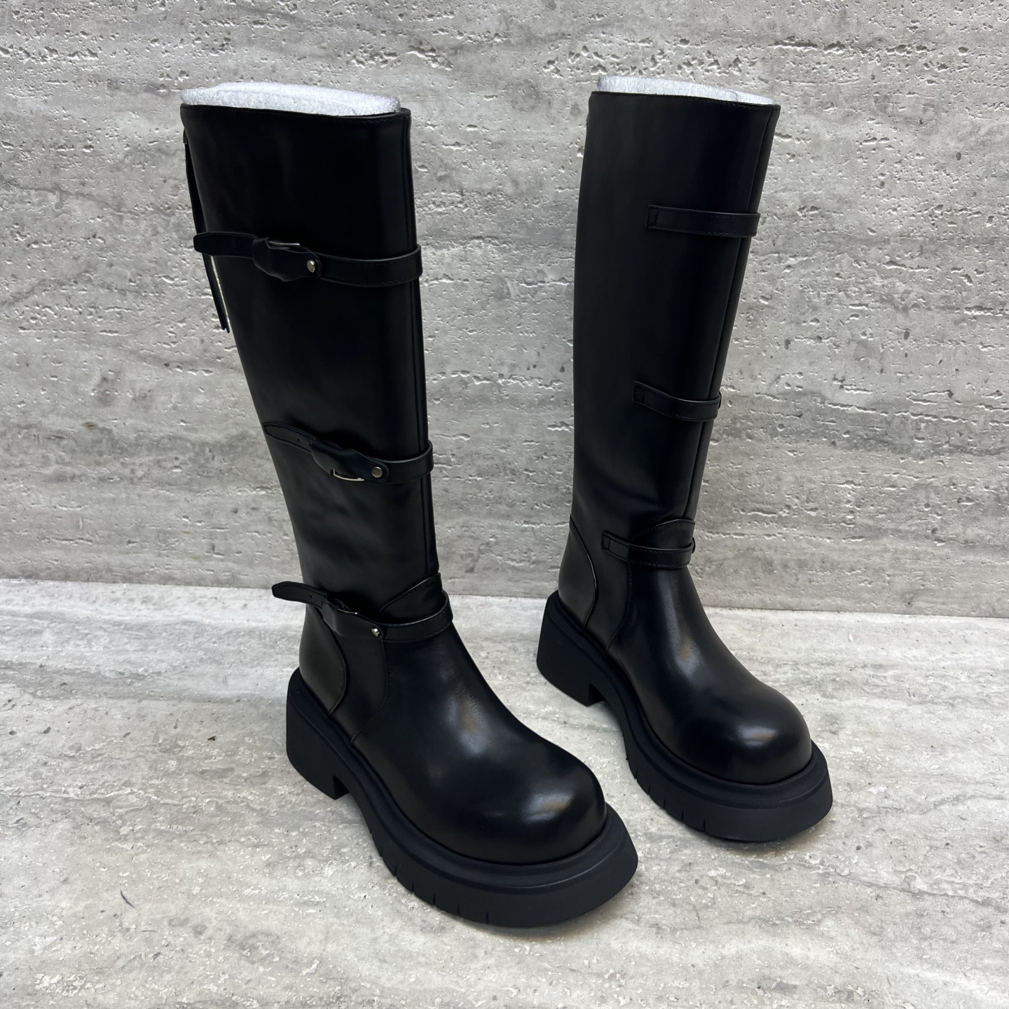 欧洲站2025秋季新款欧货真皮女靴厚底圆头皮带扣后拉链长靴骑士靴