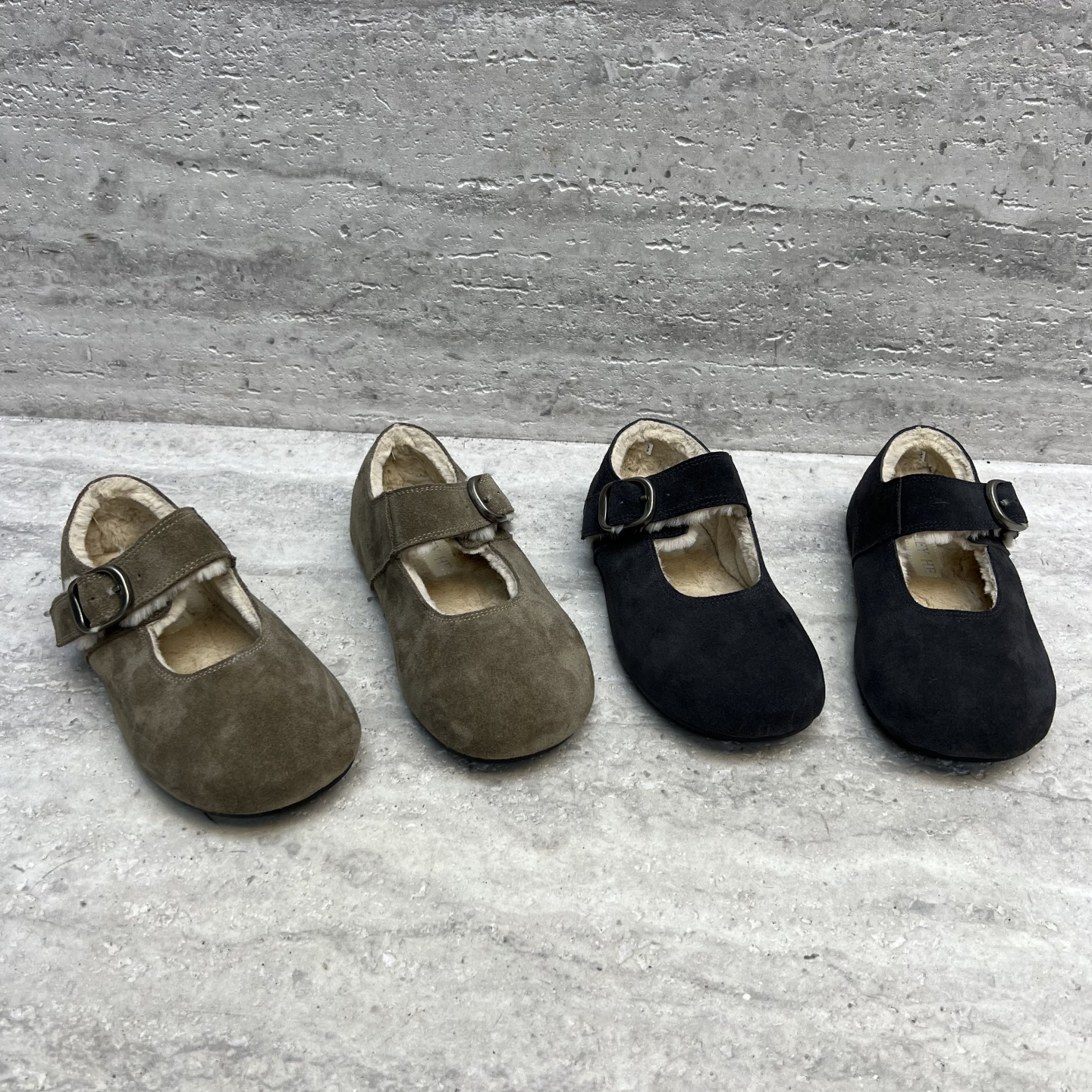 牛反绒皮带扣平底玛丽珍鞋棉鞋女