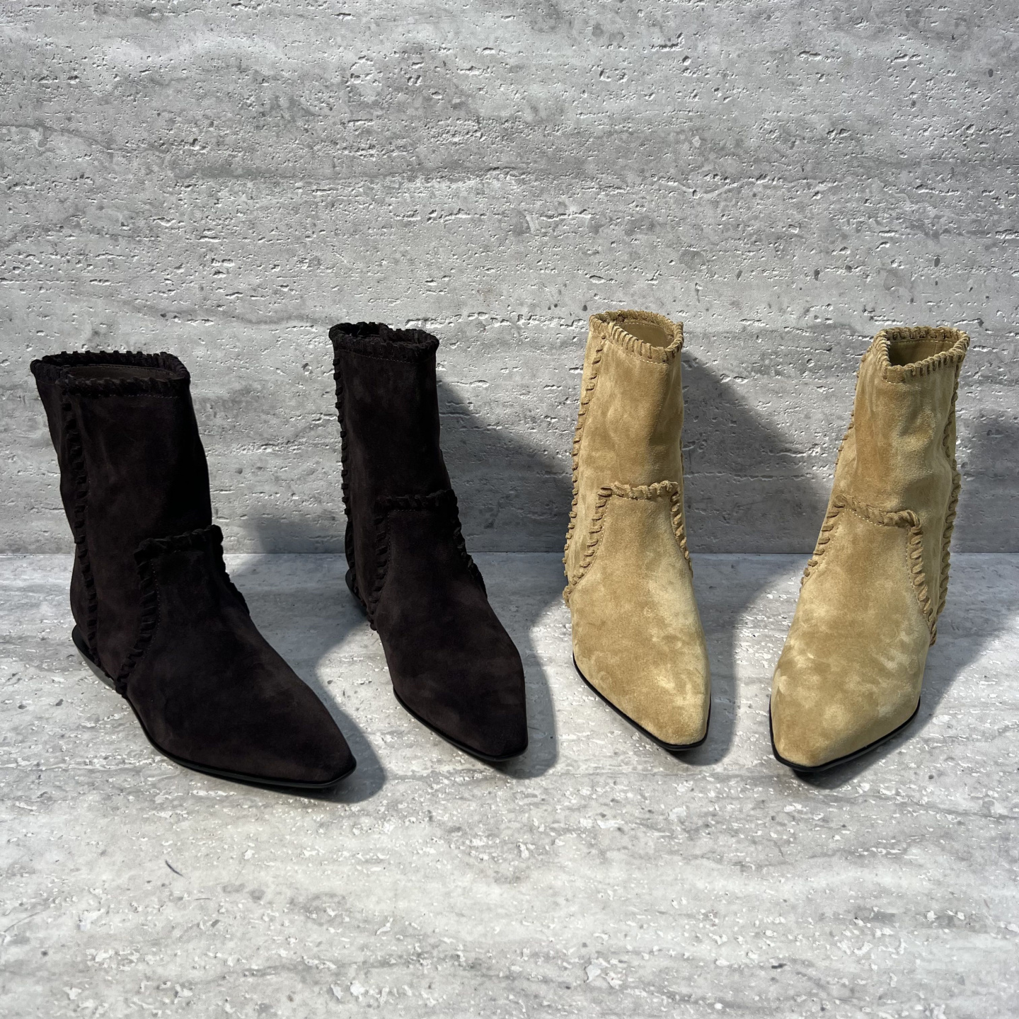 真皮牛反绒尖头低跟套筒中筒靴女