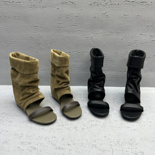 欧洲站真皮女靴2026春季新款欧货坡跟露趾套筒欧美风中筒靴凉靴潮