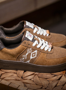 MRA纳瓦霍刺绣板鞋男款小众设计感美拉德复古街头厚底休闲潮鞋子