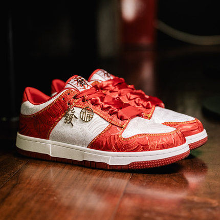 MRA新年限定红色丝绸板鞋国风刺绣发财鞋婚鞋运动休闲鞋潮鞋子男