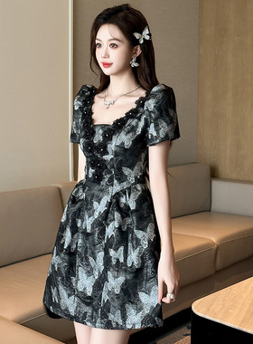 2025夏季新款女装法式设计感V领蝴蝶印花收腰黑色A字连衣裙40471