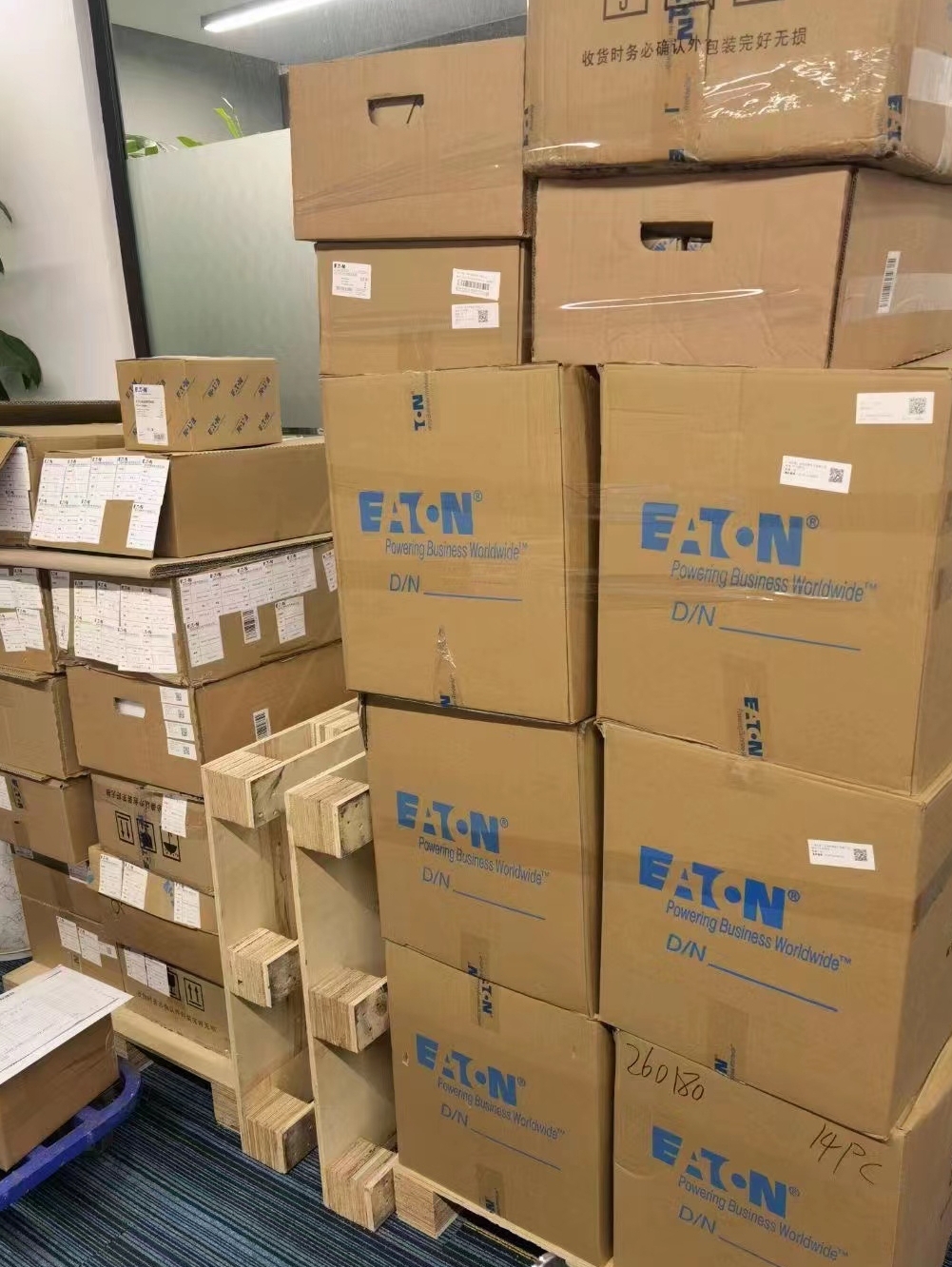 EATON +IZMC1-SR110AD,+IZMC1-SR230AD,IZMC1-SR24DC-2 全新正品