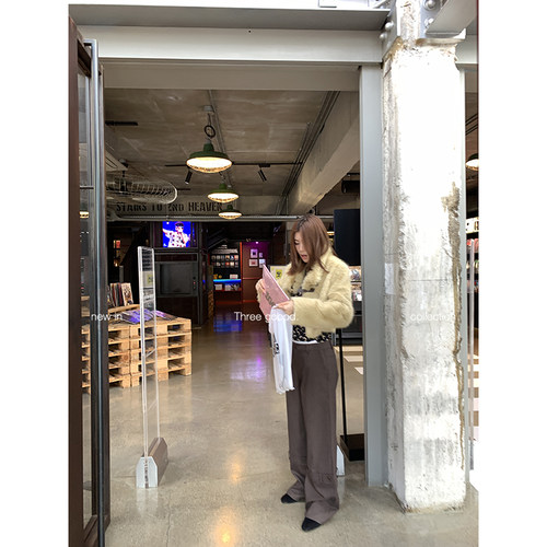 殷三吉保暖环保毛皮袢扣短外套