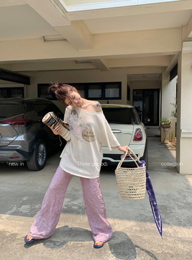 THREE GOOOD殷三吉 慵懒复古斜肩T恤 微透肌理拼贴印花大版上衣