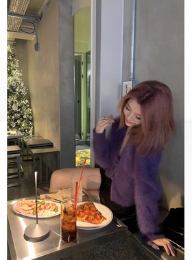 THREE GOOOD殷三吉 56.3%兔毛冬季恋歌V领短款针织开衫SZZ241265