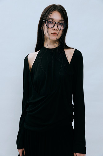 THREE GOOOD殷三吉显瘦百搭性感风挂脖打底衫