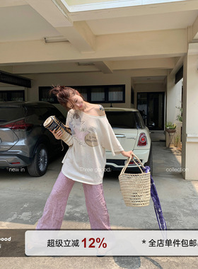 THREE GOOOD殷三吉 慵懒复古斜肩T恤 微透肌理拼贴印花大版上衣