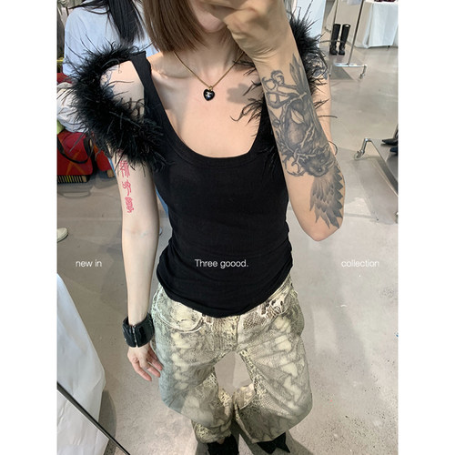 三吉羽毛背心修身显瘦U领上衣女