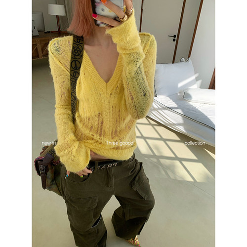 THREE GOOOD殷三吉心动信号百搭V领修身镂空针织衫Y725Z00183