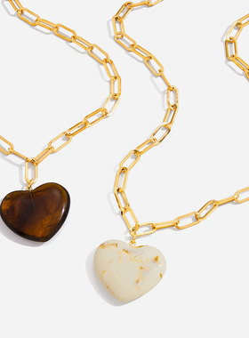 欧美复古风钛钢镀18K金树脂爱心项链中长款配饰女轻奢跨境饰品