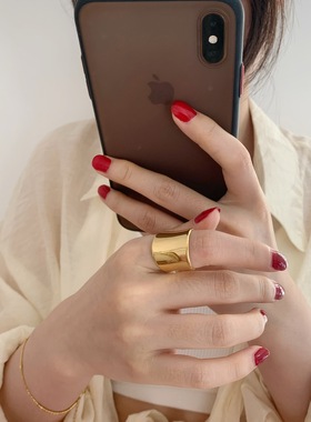 夸张宽版光面钛钢戒指