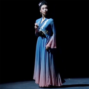 折枝盼剧目服中国风民族舞舞蹈服