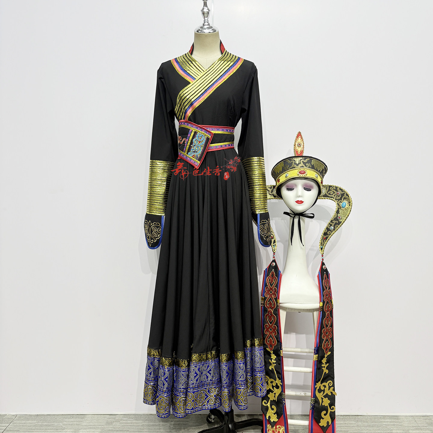 蒙古族剧目演出服萨吾尔登礼赞