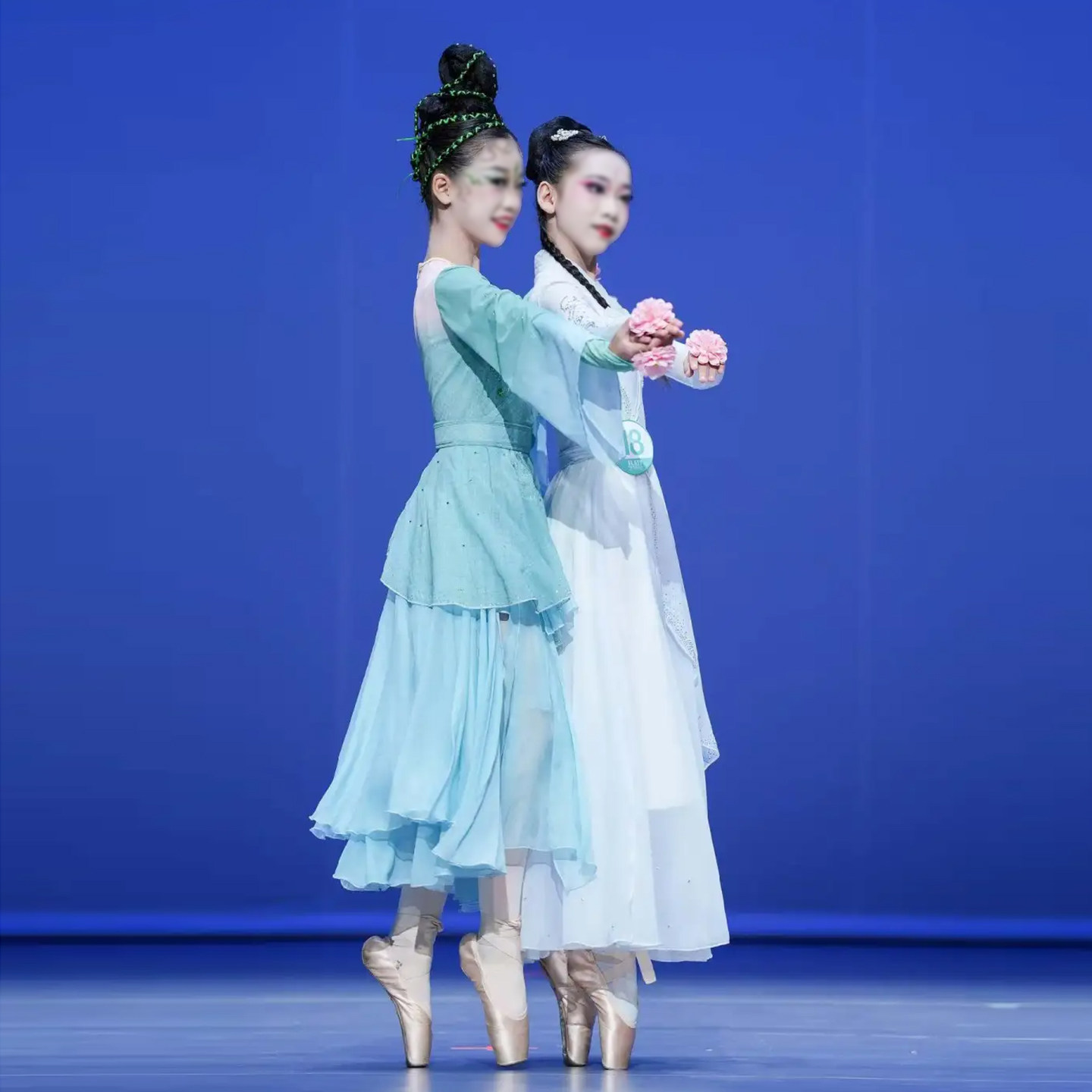 新款女子古典舞白蛇传演出服定制