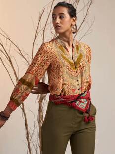 23年新款印度轻奢品牌Rk米色绣花灯笼袖单排多扣精致女士上衣衬衫