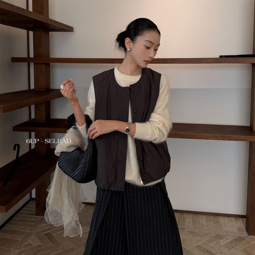 6UP秋冬韩系设计款圆领夹棉马甲老钱风百搭叠穿慵懒通勤休闲61500