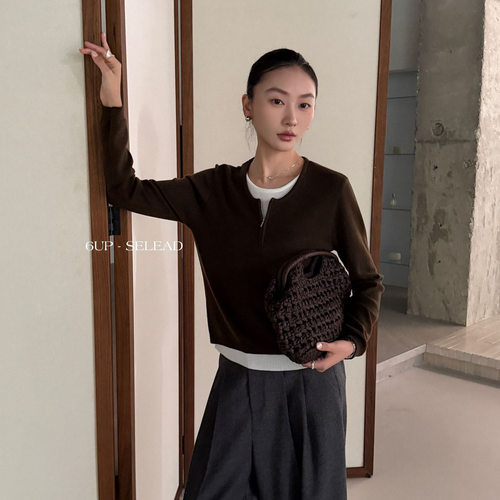 6UP早秋韩系假两件撞色毛衣女老钱风针织衫新款通勤慵懒极简61273