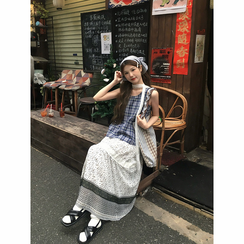 云南大理度假套装女夏季海边沙滩出游格子背心碎花半身裙子两件套