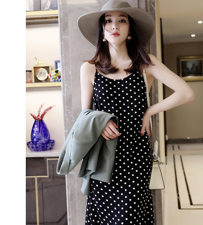 夏季新款显瘦百搭风吊带连衣裙