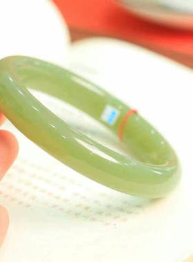 和田玉手镯老料湖水绿玉晴水细条