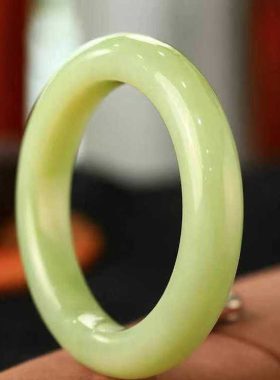 新疆和田玉黄口料手镯女款