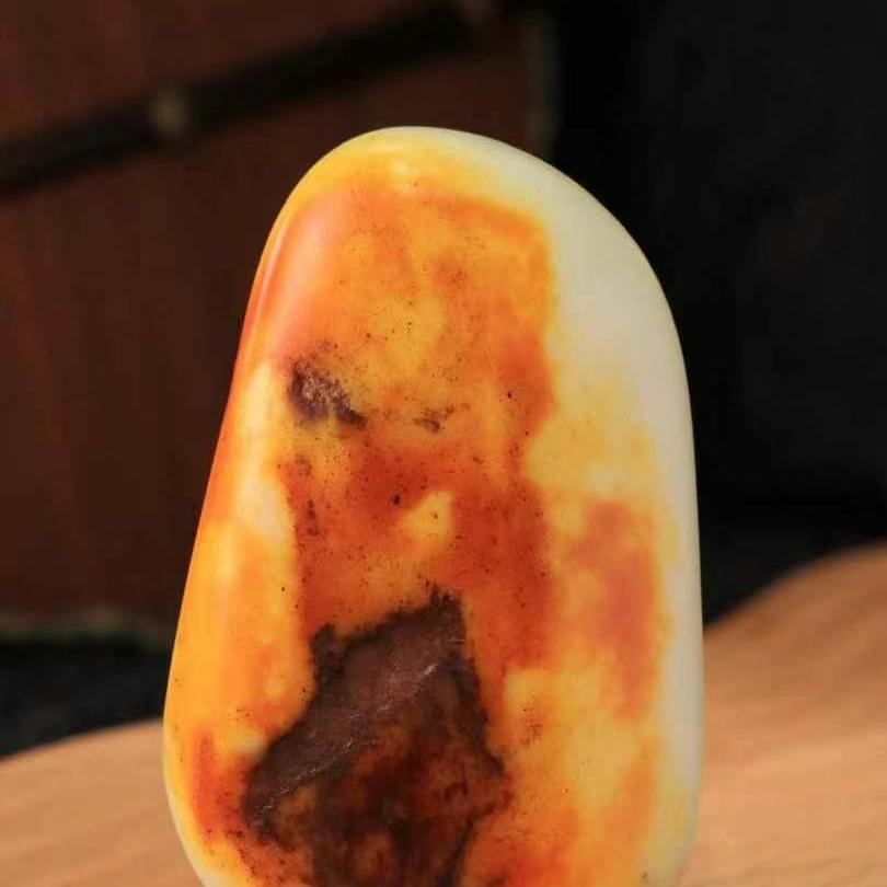 天然和田玉籽料原石挂件