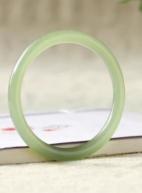 正品天然和田玉晴水圆条女手镯