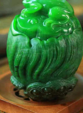 天然和田玉碧玉阳绿吊坠