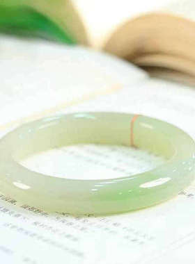 新疆和田玉晴水绿玉镯子