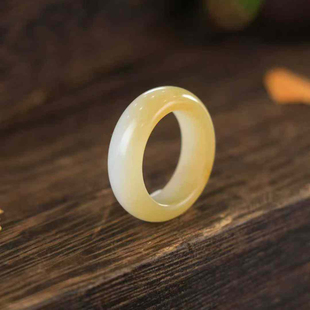 新疆和田玉糖白俏色白玉素戒指女细戒圈高端糖色玉石指环