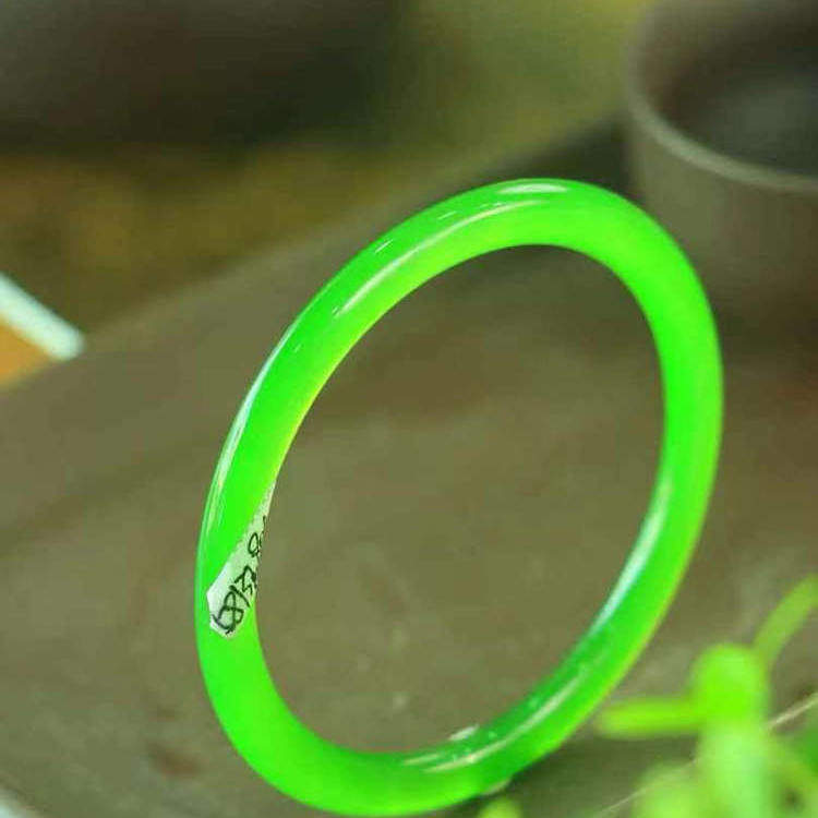 天然和田玉碧玉手镯细圆条镯子俄罗斯菠菜绿正绿色叮当手镯女圆镯