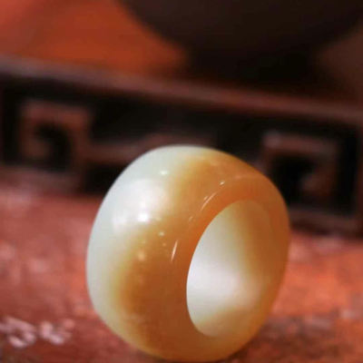 新疆和田玉且末糖白玉扳指戒指