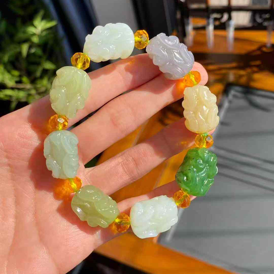 天然新疆晴水和田玉貔貅手串女款