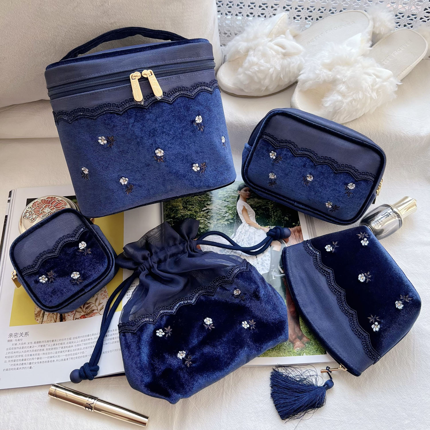 日本代购GP小花刺绣蓝色化妆包