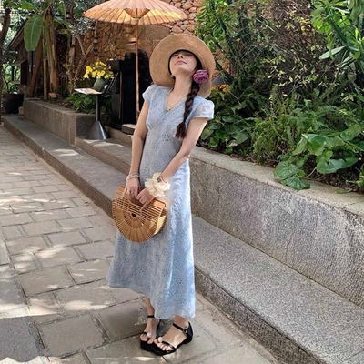 法式度假风镂空提花V领收腰长裙