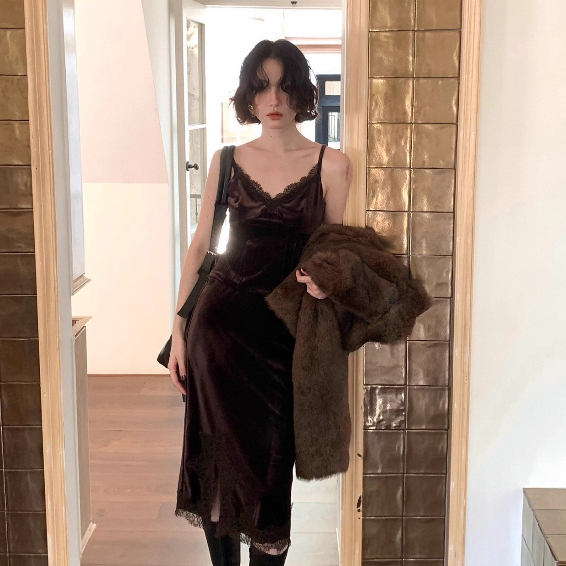 酒午自制复古蕾丝吊带打底上衣女