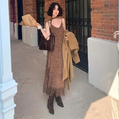 酒午自制秋冬季吊带流苏摆连衣裙
