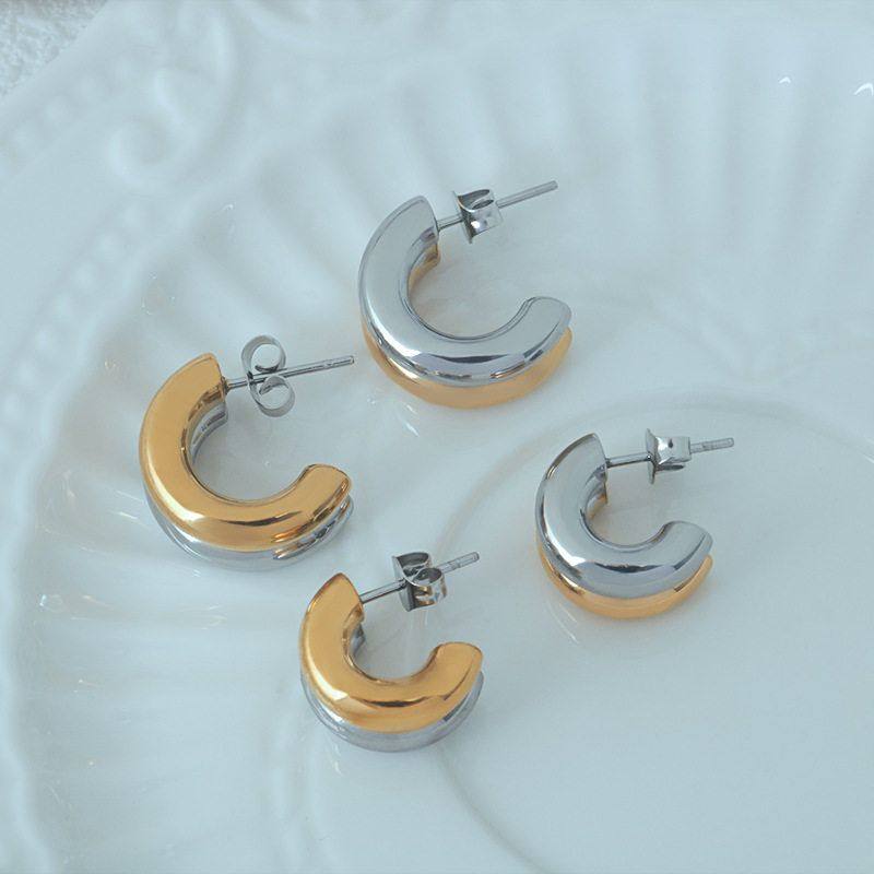 不锈钢跨境时尚通勤高级素圈金银双色C形镂空字母钛钢女款耳环,饰品/流行首饰/时尚饰品新,耳环,淘宝优惠券,粉丝福利购,淘宝优惠卷