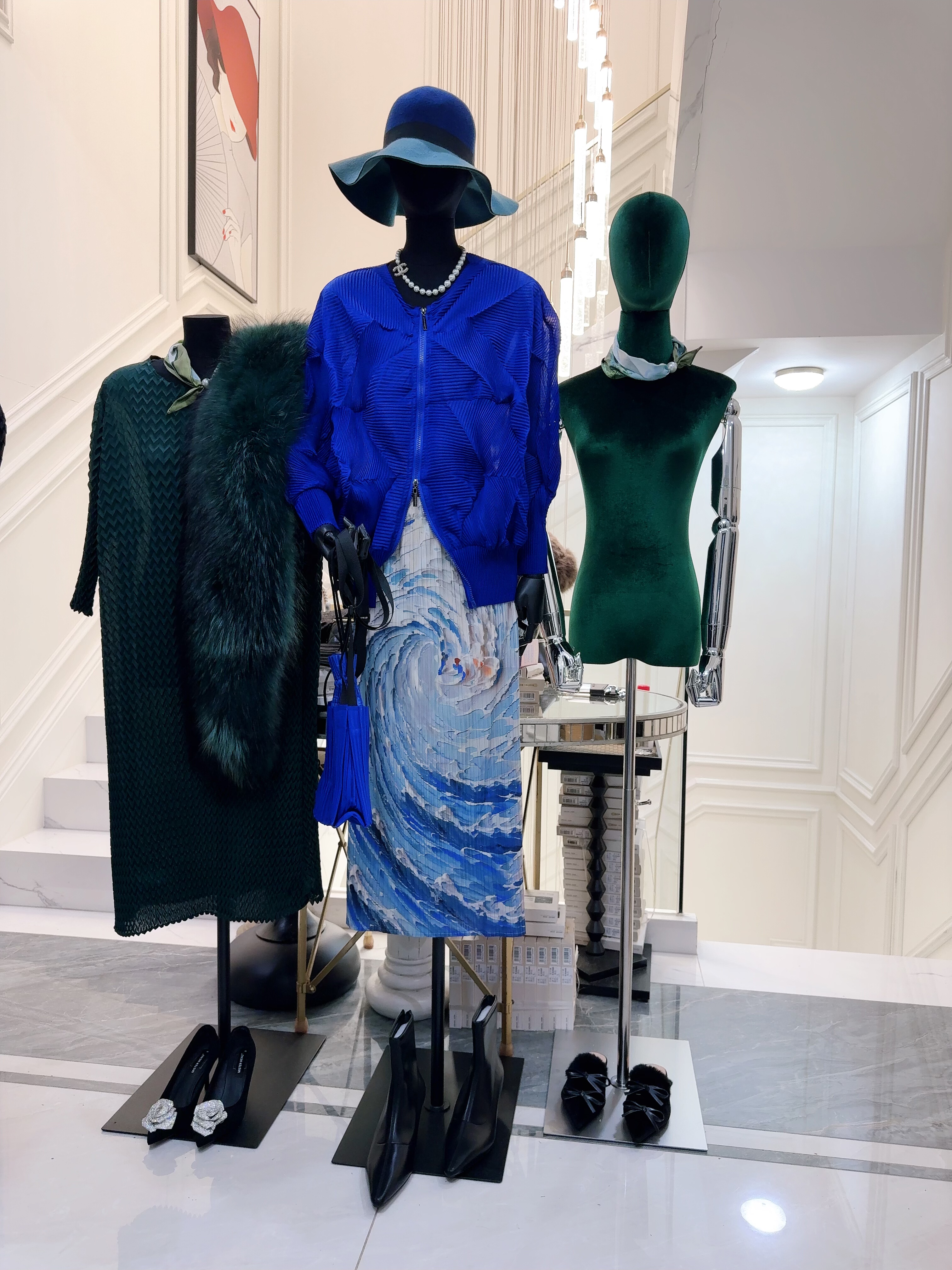 【自主品牌翁先森的店】自制轻奢服装直播时间9:00-14:00一单一付