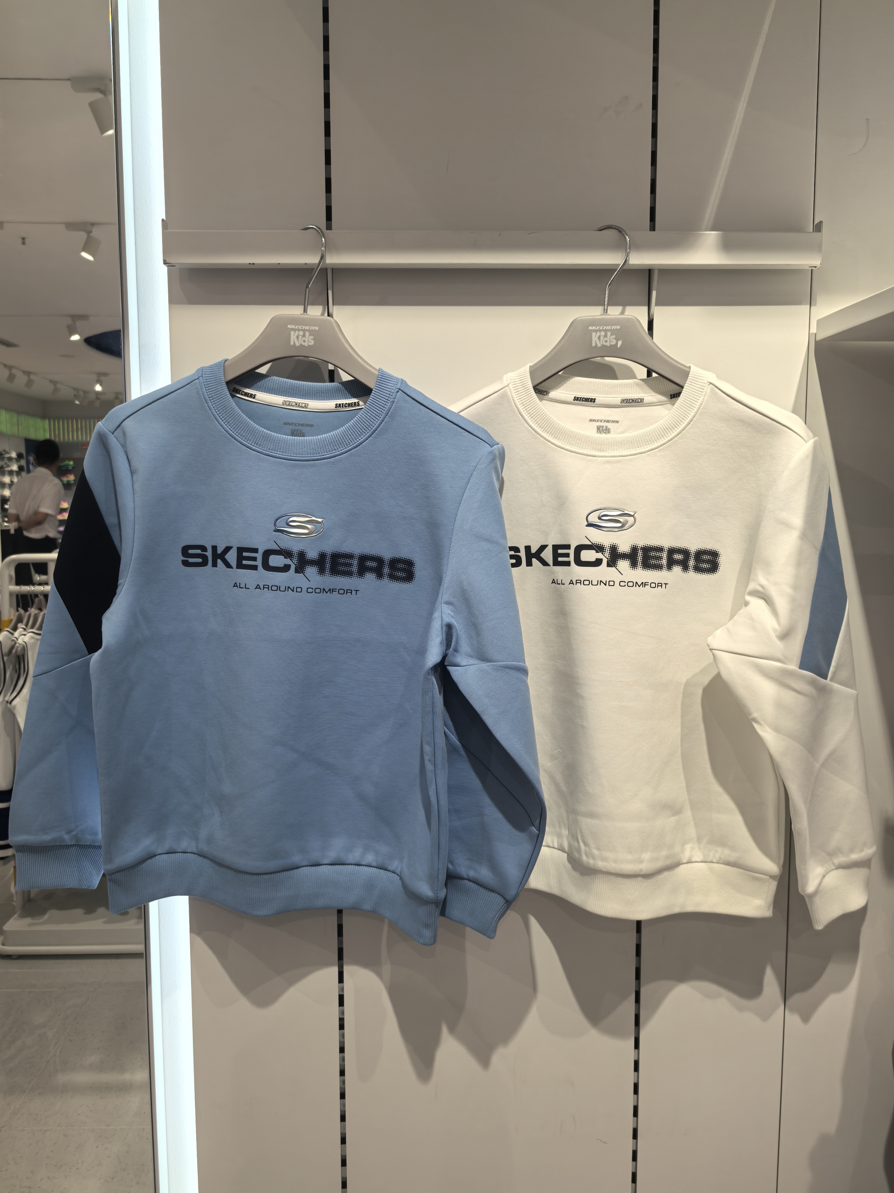 斯凯奇儿童2025新款男童休闲运动卫衣长袖上衣P325B009