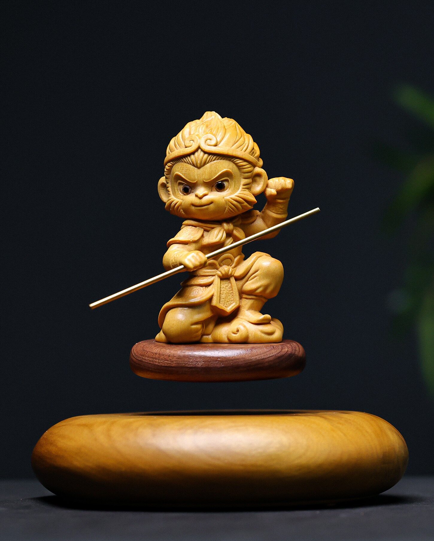 反重力磁悬浮木雕创意齐天大圣孙木雕