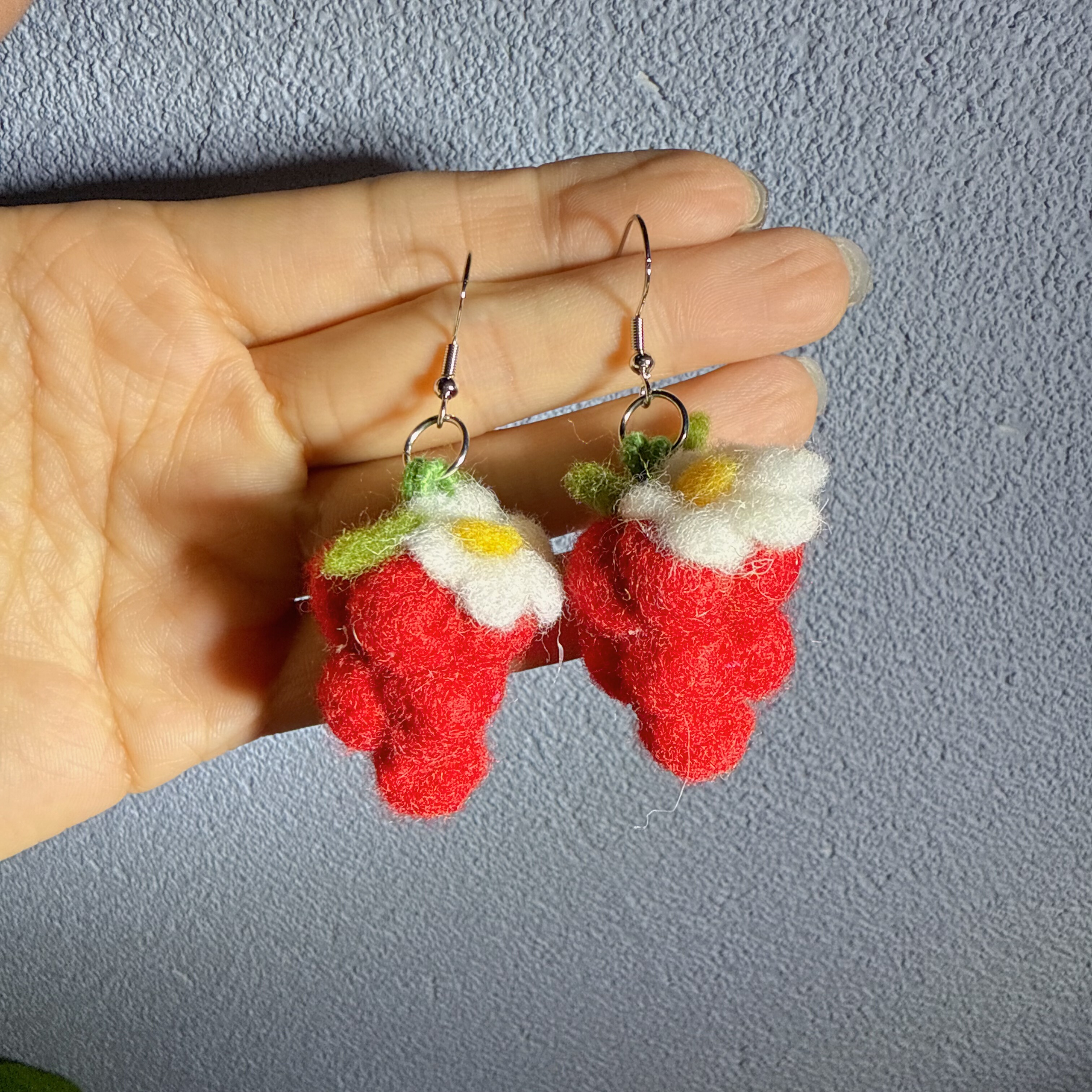 UNBOX 羊毛毡可爱葡萄耳环耳夹无耳洞款