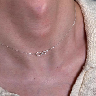 极简风无限符号项链女轻奢小众高级感锁骨链精致百搭时尚超细吊坠