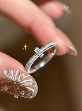 清冷感方钻戒指女缎带拉丝工艺