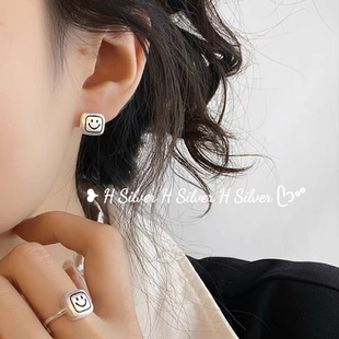 s925银针拉丝方块笑脸耳钉女小众设计高级感轻奢耳环精致时尚耳饰